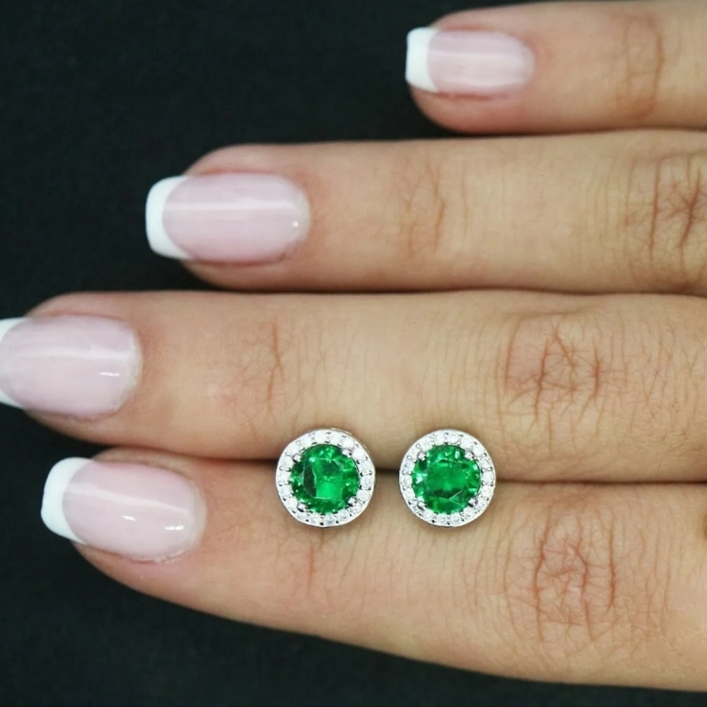 925 Sterling Silver Round Lab Created Emerald and White Topaz Halo Stud Earrings - Picture 2 of 3